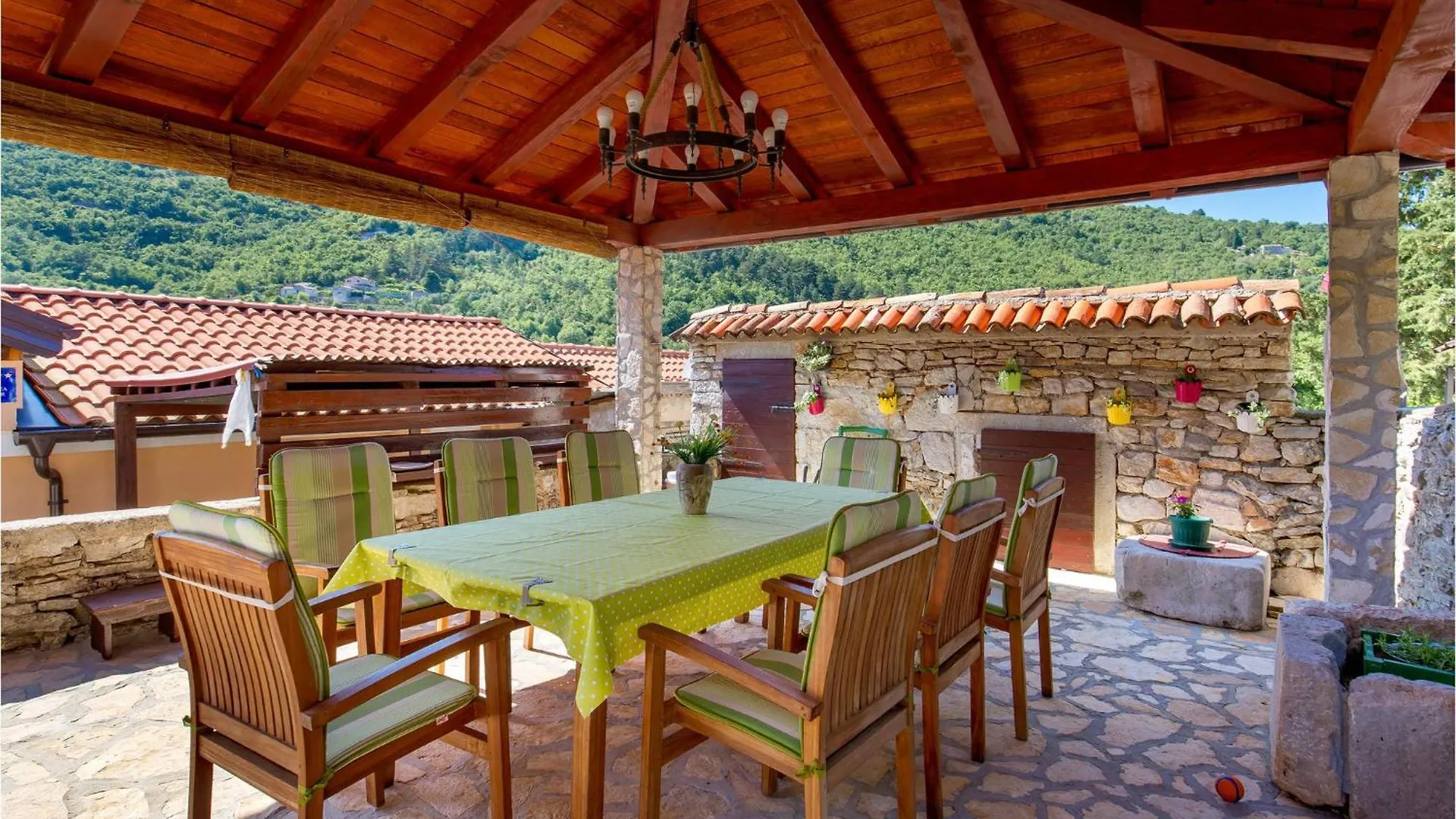 Cozy Home In Moscenicka Draga With Kitchen